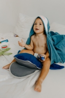 Naturalny spray do rozczesywania włosów kręconych dla dzieci i niemowląt Mini U z witaminą B5 podczas pielęgnacji